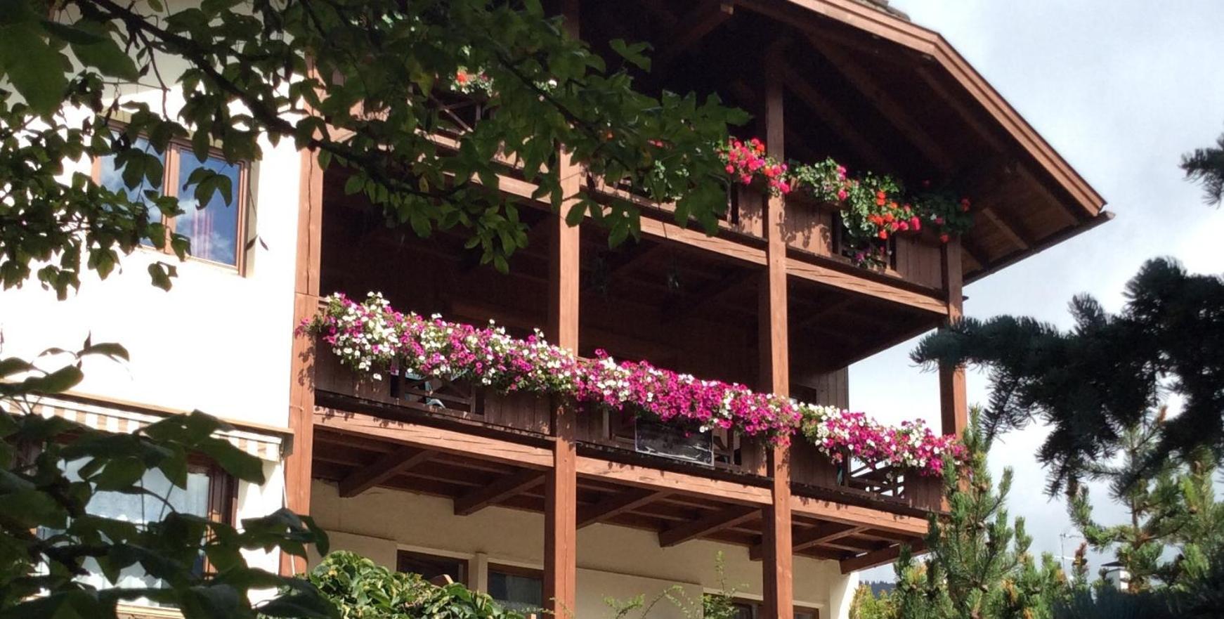 Aparthotel Residenze Sonnenschein Casa Rosa Villabassa Esterno foto